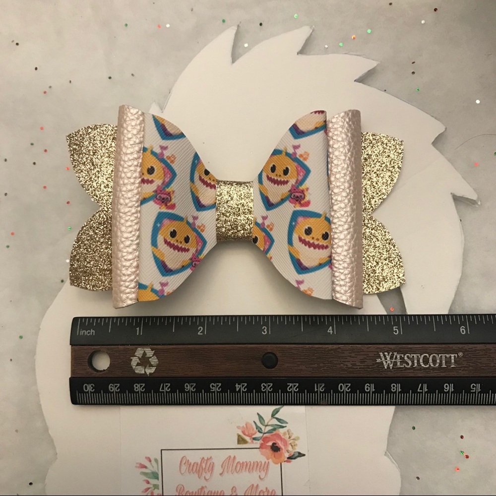 Baby shark bow